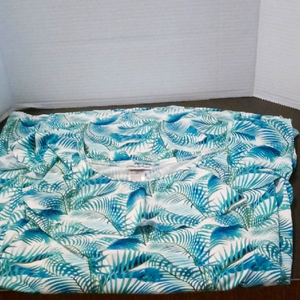 Tommy Bahama Dress Tropical Leaf Print In A  Size Small .. Ruffled Sleeves